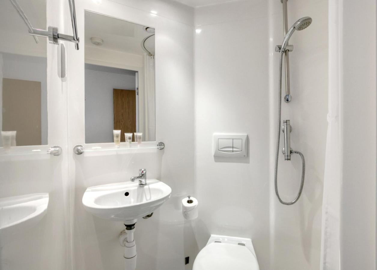 Central Single Room With Shared Kitchen In Luton Luton  Bagian luar foto
